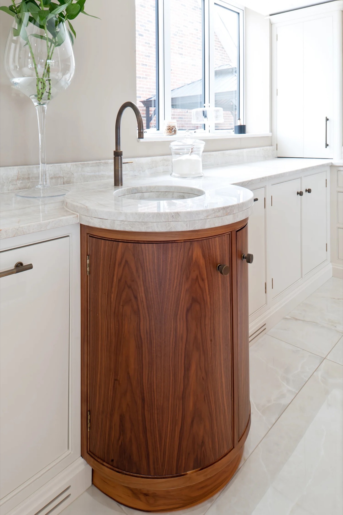 Quality kitchen fitting by Rudd Bespoke Joinery