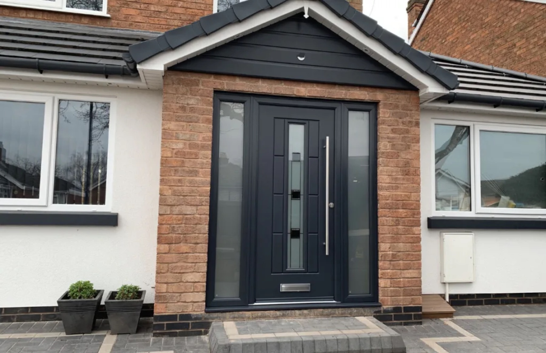 Contemporary entrance porch